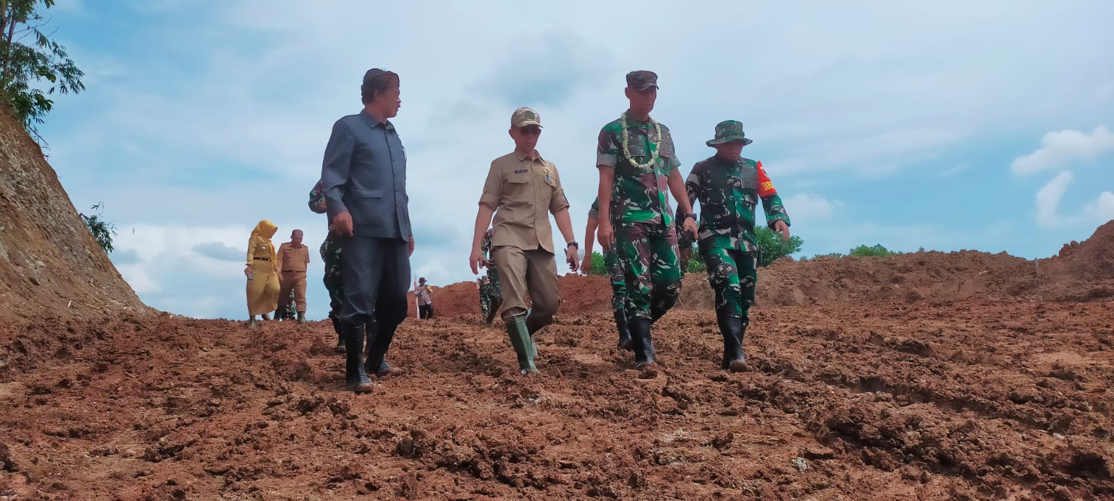 Pembuatan Jalan Tembus Serangpanjang-Cipeundeuy Ditinjau Aster Kasad