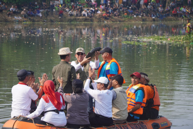 Hari Jadi Subang             Situ Sukamelang Jadi Lautan Pemancing