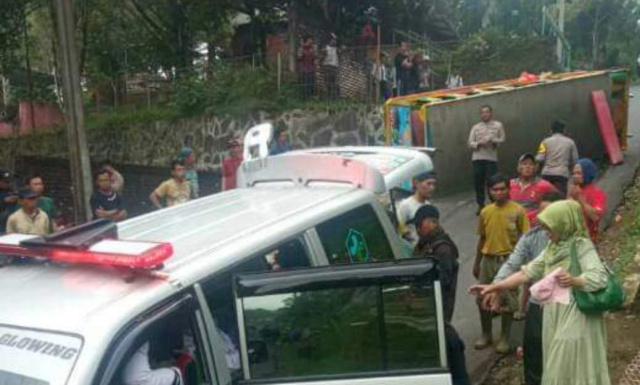 Odong-odong Tumpah di Tanjakan Panaruban, Sagalaherang