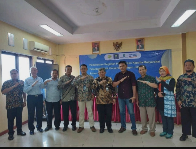 Disambut Antusias UNJ Latih Warga Muara Gembong