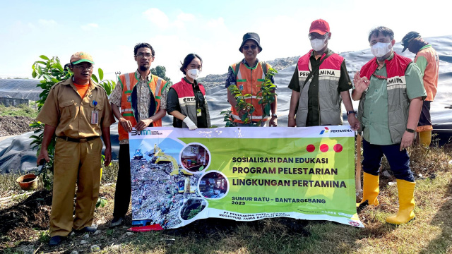 Pertamina Komit Pengelolaan Sampah. Kawasan TPST Bantar gebang Ditanami Pohon Produktif ….