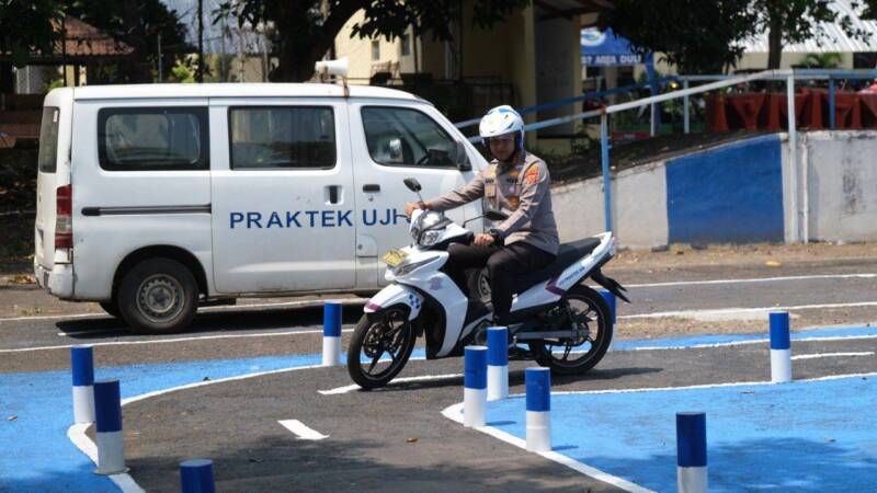 Kapolres Subang Jajal Lintasan Praktek Uji SIM C