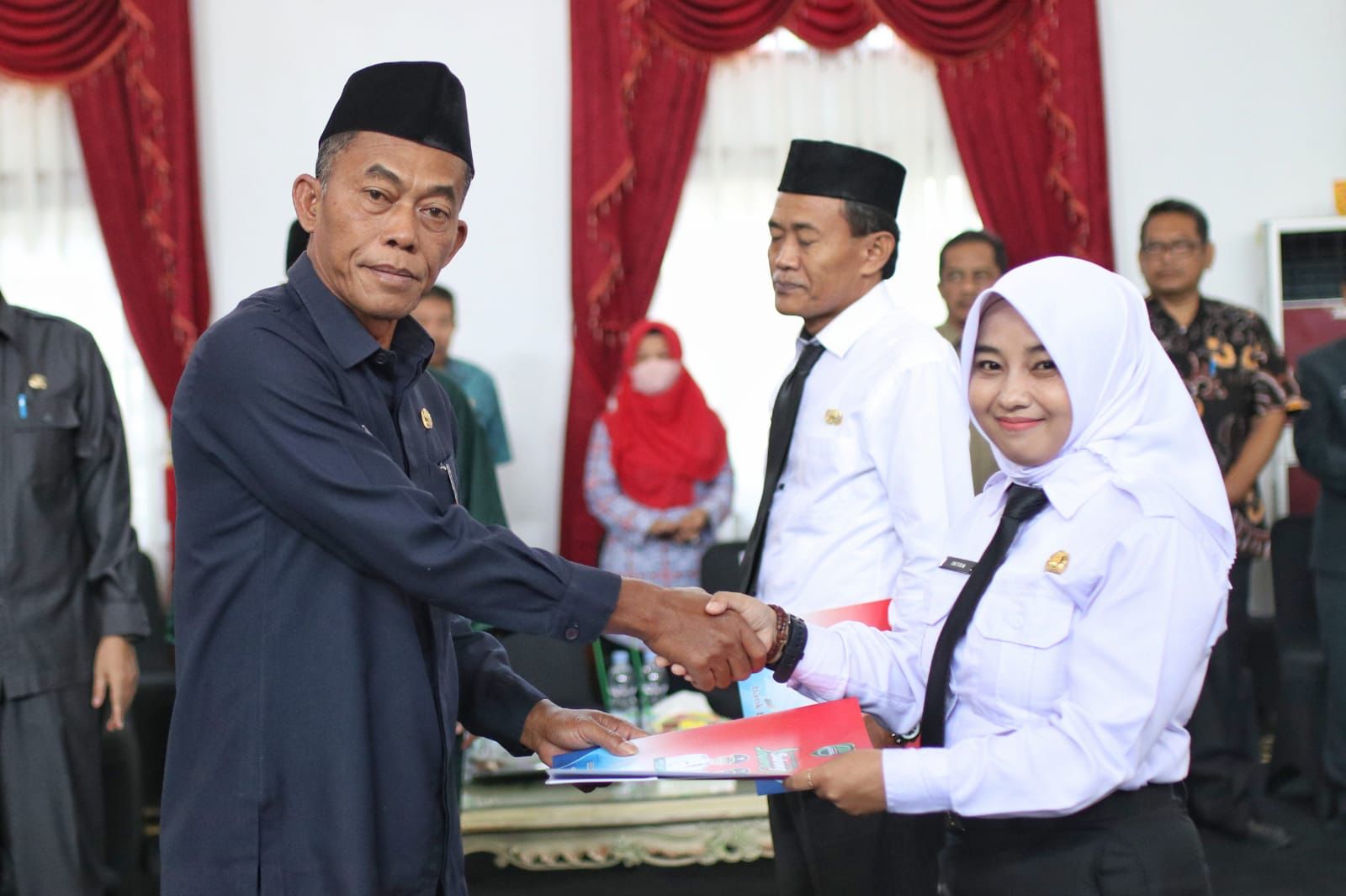 34 PPPK Jabatan Fungsional Teknis Disumpah dan Terima SK