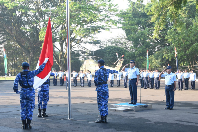 Dirharpesbang Koharmatau Pimpin Upacara Bendera Mingguan