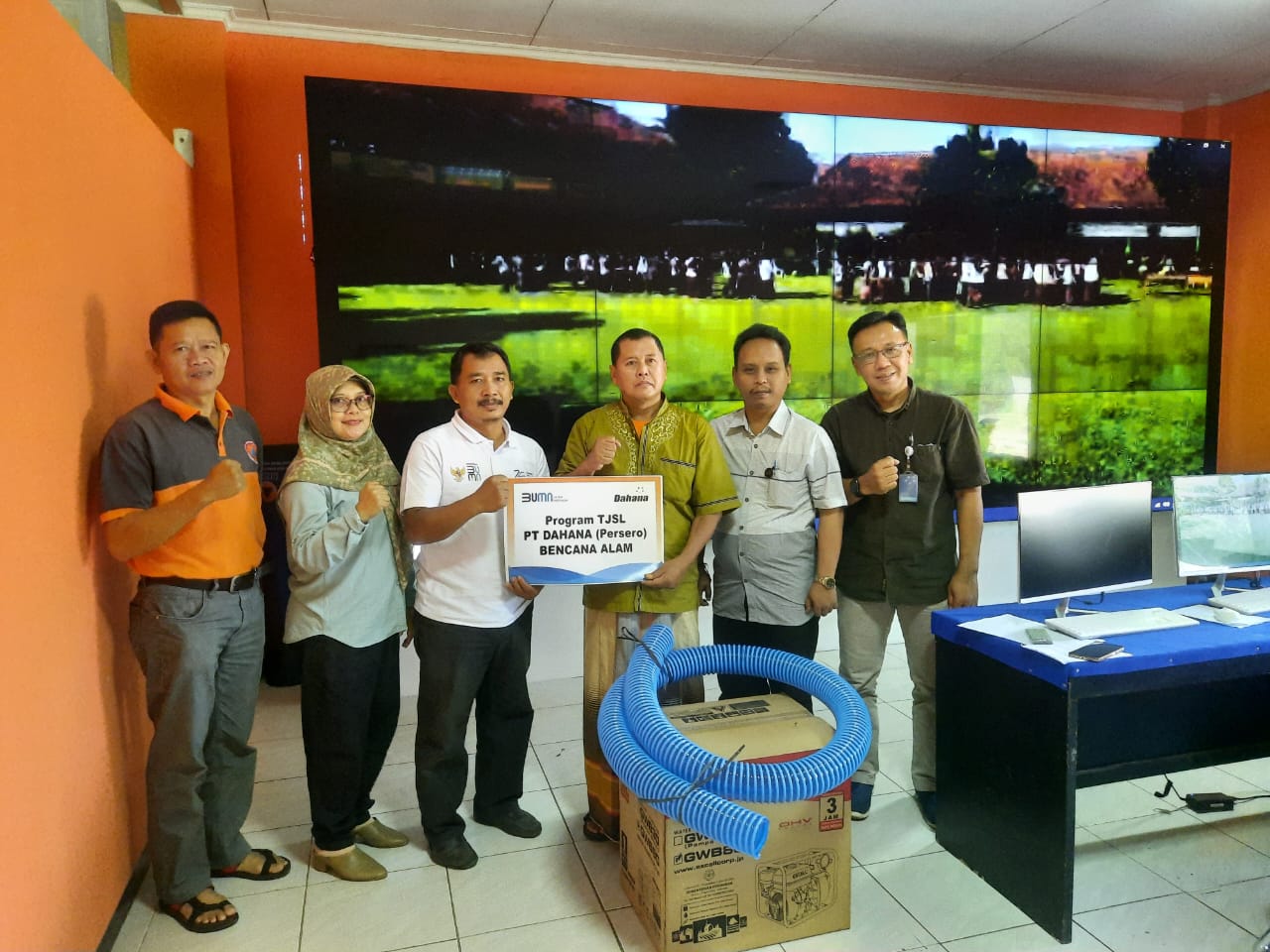 Bantu Penanganan Kekeringan, Dahana Sumbang BPBD Subang Pompa Air