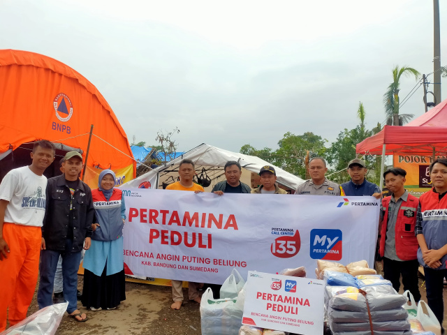 Pertamina Patra Niaga Regional JBB Salurkan Bantuan kepada Korban Bencana Angin Puting Beliung