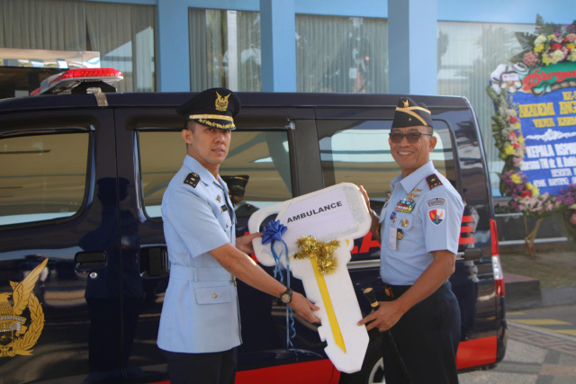 Baksos Palagan 94 : Danlanud Adi Soemarmo Berikan Satu Unit Ambulance Ke Lembaga AAU