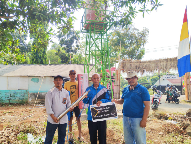 Warga Padaasih Dibantu Dahana Paket Pompa Satelit (Submersible Pump)