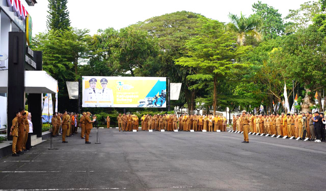 Kang Rey Tegaskan Kembali di Apel Gabungan, Perbaikan Jalan Ditargetkan 2 Tahun Selesai