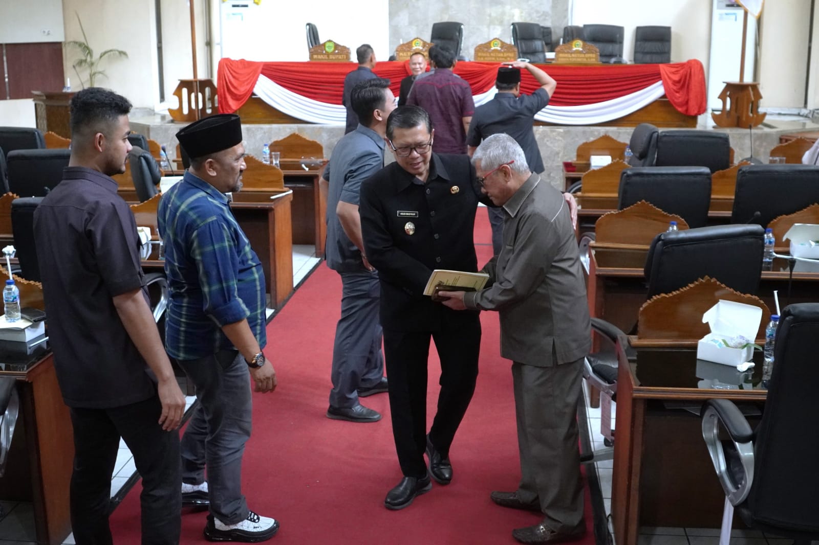 Kang Akur Paparkan Penjelasan Bupati atas Raperda RAPBD 2026 Subang pada Sidang Paripurna