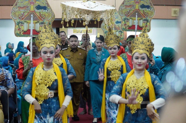 Dihadiri Bupati Subang, Peringatan Hari Kesatuan Gerak (HKG) PKK KE-53 Subang Tampilkan Rampak Gendang Siswa SLB Negeri