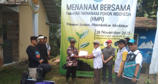 Peringati HMPI, Menanam Bersama Pohon di Cibuluh