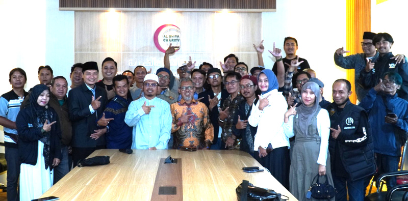 Assyifa Peduli Pererat Silaturahmi dan Ajak Jurnalis Terlibat Langsung Kegiatan Sosial di Lapangan